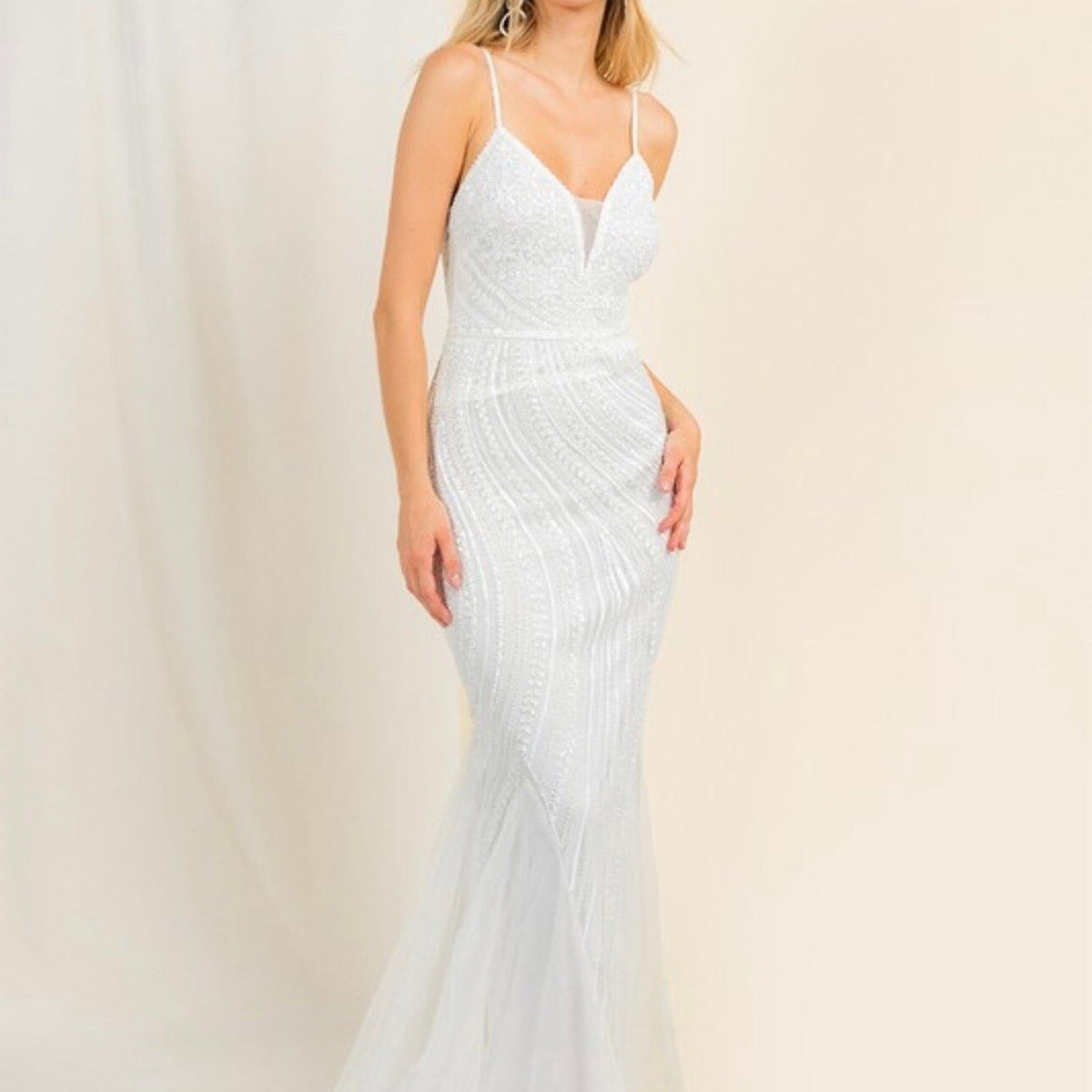 beautiful white dress Formal Gorgeous floral guipure lace forms a sweetheart neckline supported by wide straps Beautiful In White Dress